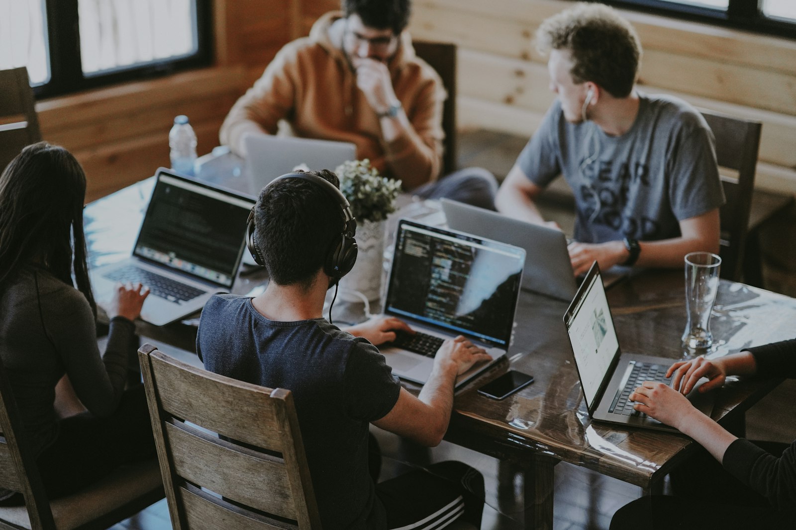 Google Ads Agency vs In-House: Which Is Better in 2026?